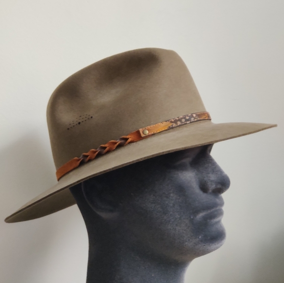 Stylish Fur Felt Wool Western "Longhorn" Cowboy Style Hat by Flechet - Picture 1 of 16